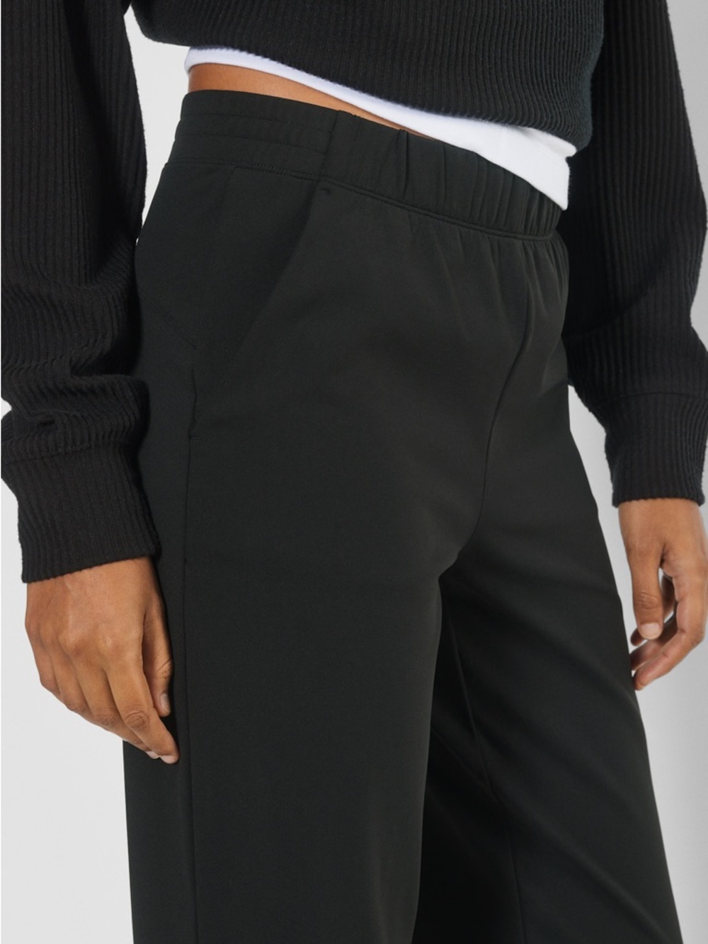 The Group Babaton Weekender Pant - Black - Picture 2 of 8